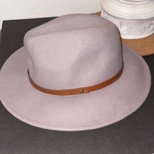 Free People Wyeth gray felt hat with brown leather band excellent condition